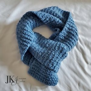 Old Navy Chunky Knit Scarf Bue